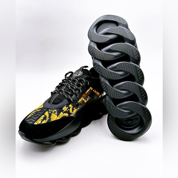 VERSACE Chain Reaction Barocco print
Sneakers. Brand new with dust bags. - Picture 3 of 6